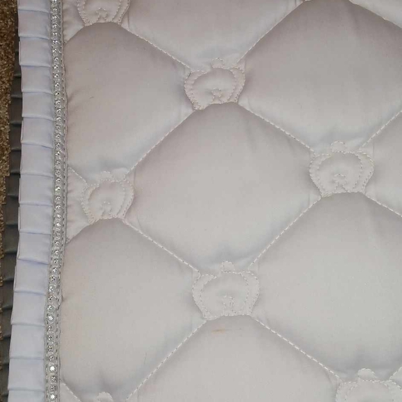 PS of Sweden Monogram White Ruffle full dressage pad - Picture 2 of 5